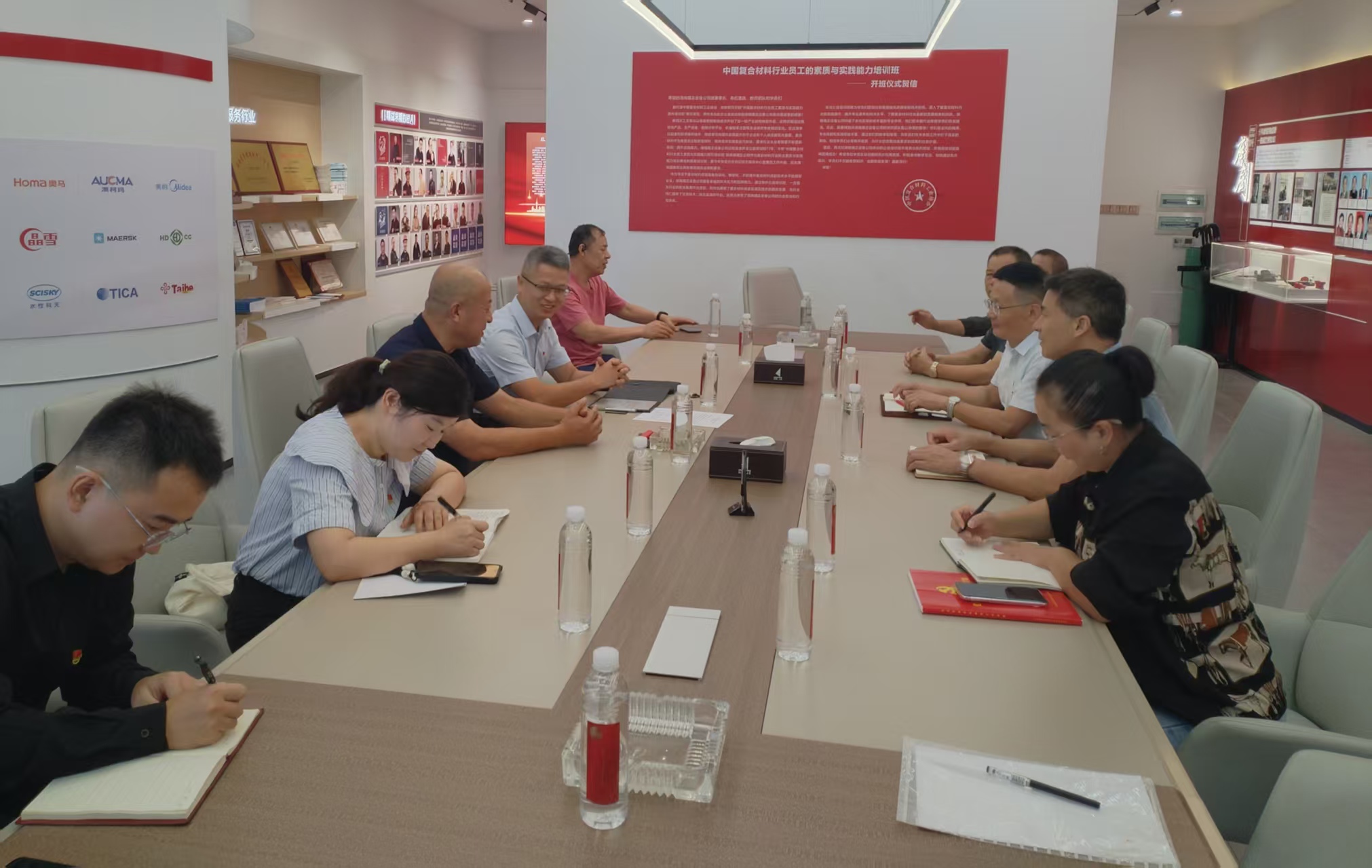 雨湖區(qū)廣場街道黨委書記一行來公司調(diào)研