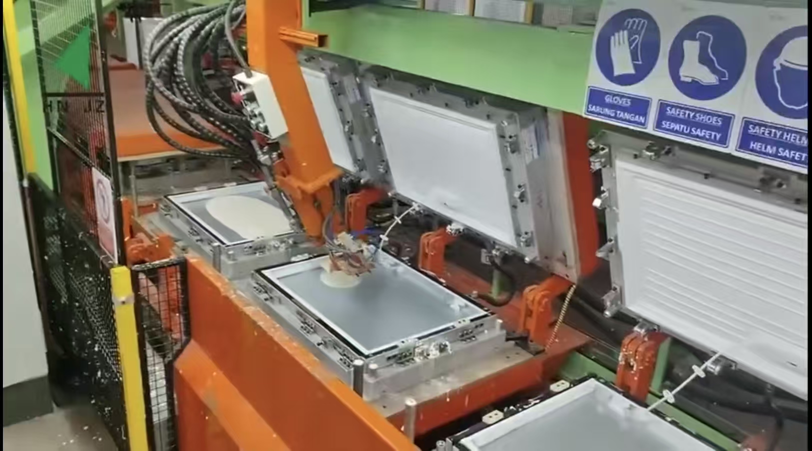 印尼冰箱門體發(fā)泡生產(chǎn)線項目